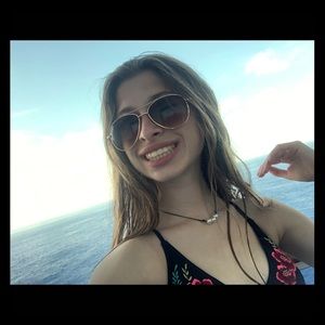 Meet your Posher, Abby